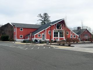 113 Cowls Road, Amherst, MA 01002