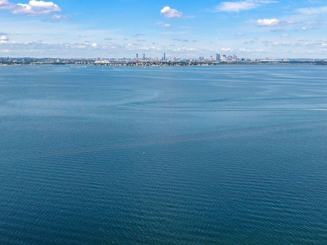 706 Sea St, Quincy, MA 02169