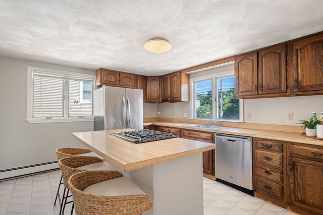 706 Sea St, Quincy, MA 02169