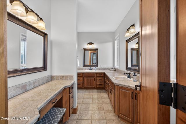 37371 E HAYDEN LAKE RD, Hayden, ID 83835