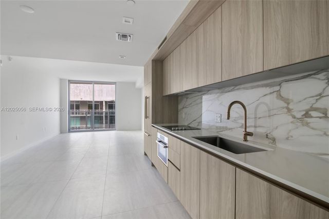 77 SE 5th St 4208, Miami, FL 33131