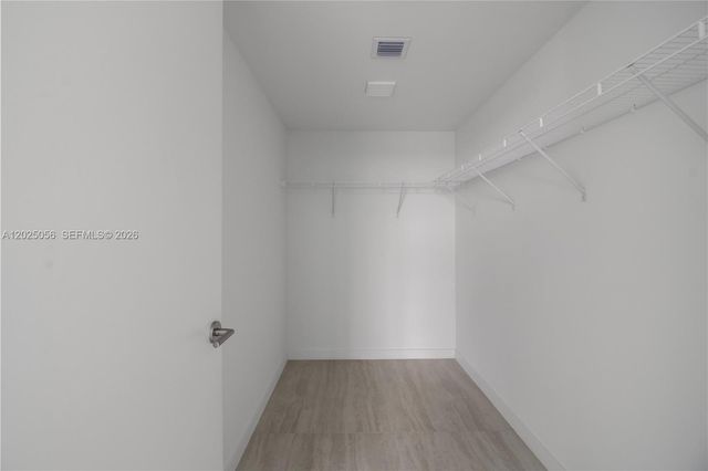 77 SE 5th St 4208, Miami, FL 33131