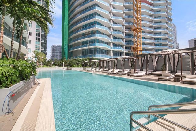 77 SE 5th St 4208, Miami, FL 33131