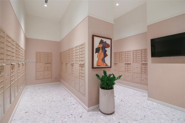 77 SE 5th St 4208, Miami, FL 33131