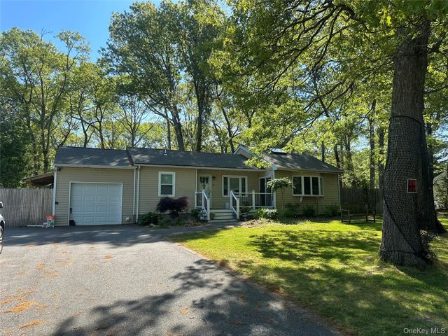 17 Arnold Drive, Middle Island, NY 11953