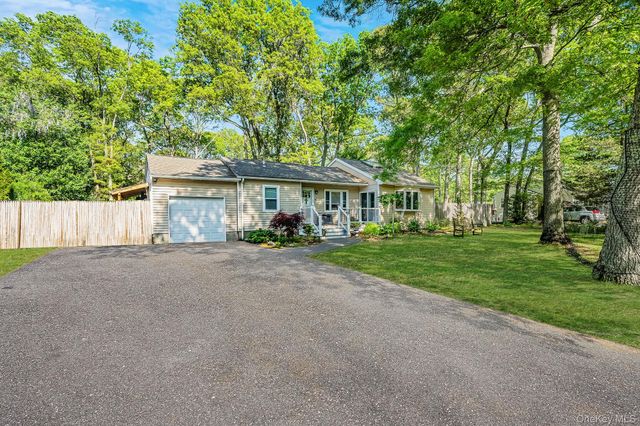 17 Arnold Drive, Middle Island, NY 11953