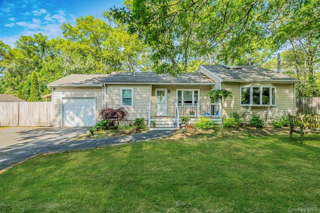 17 Arnold Drive, Middle Island, NY 11953