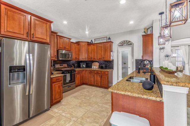 14038 Belmont Circle, Mont Belvieu, TX 77523