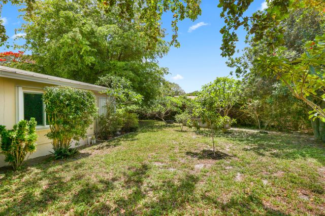 1720 SW 10th Street, Boca Raton, FL 33486