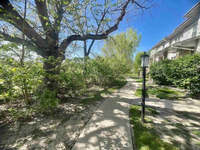 8252 Starr Grass Drive, Madison, WI 53719