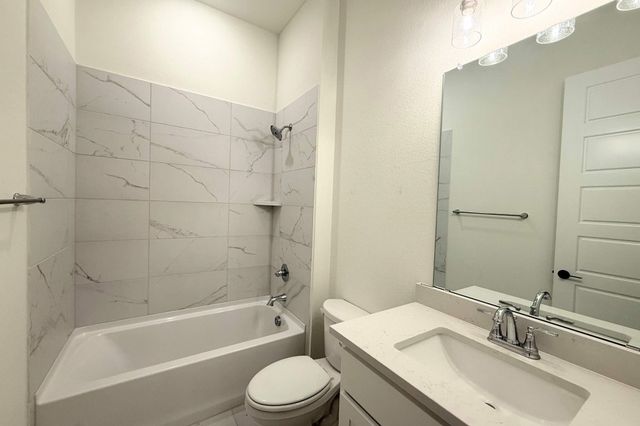 302 Alicia Court, Mansfield, TX 76063