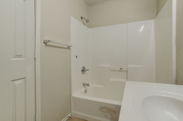 517 N Brentwood Avenue, Lubbock, TX 79416