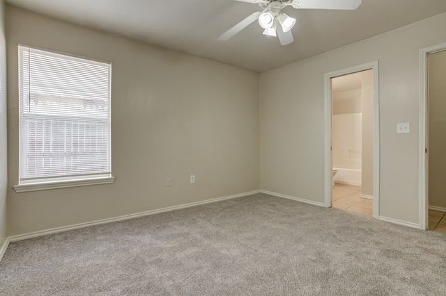 517 N Brentwood Avenue, Lubbock, TX 79416