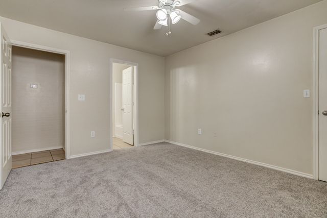 517 N Brentwood Avenue, Lubbock, TX 79416