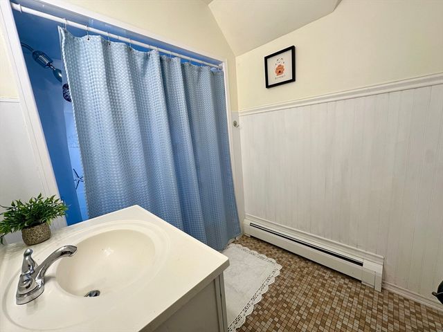 60 Franklin St 2, Braintree, MA 02184