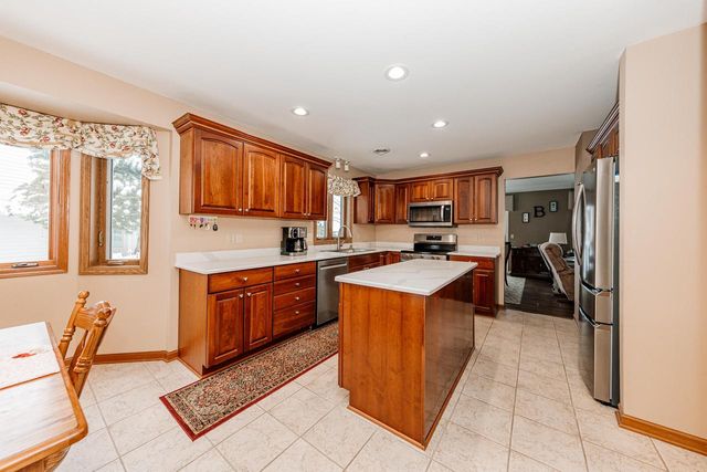 443 Quail Point DRIVE, Mount Pleasant, WI 53406