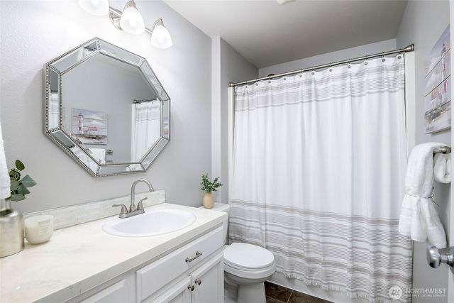 7115 33rd Avenue NE, Lacey, WA 98516