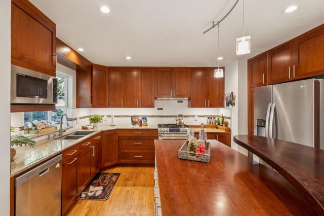 23584 Sky View Terrace, Los Gatos, CA 95033