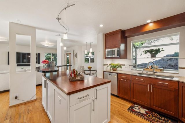 23584 Sky View Terrace, Los Gatos, CA 95033