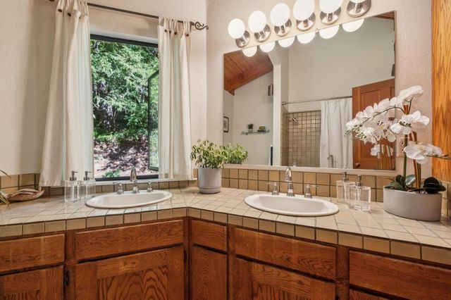 23584 Sky View Terrace, Los Gatos, CA 95033