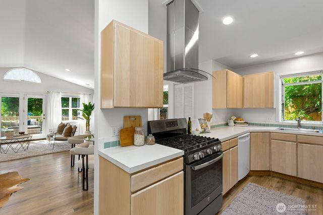 4018 59th Avenue SW, Seattle, WA 98116