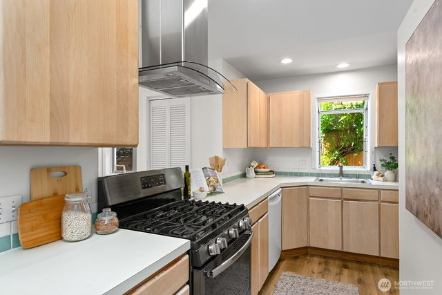 4018 59th Avenue SW, Seattle, WA 98116