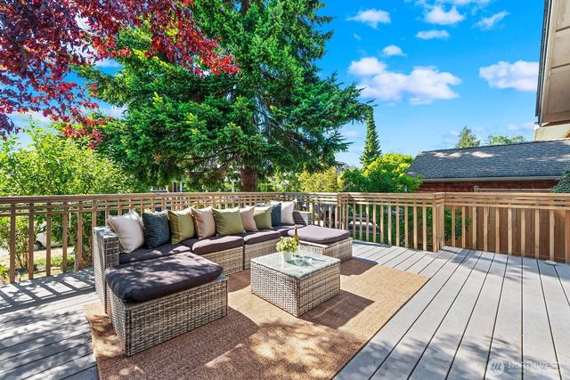4018 59th Avenue SW, Seattle, WA 98116