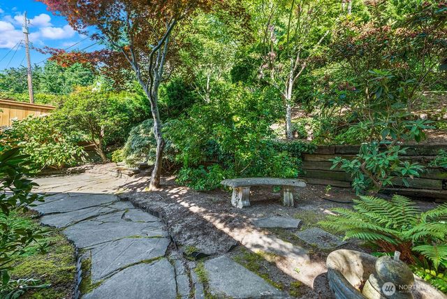 4018 59th Avenue SW, Seattle, WA 98116
