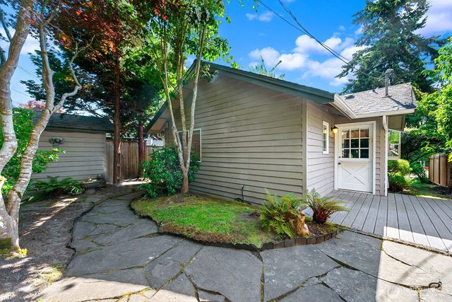 4018 59th Avenue SW, Seattle, WA 98116