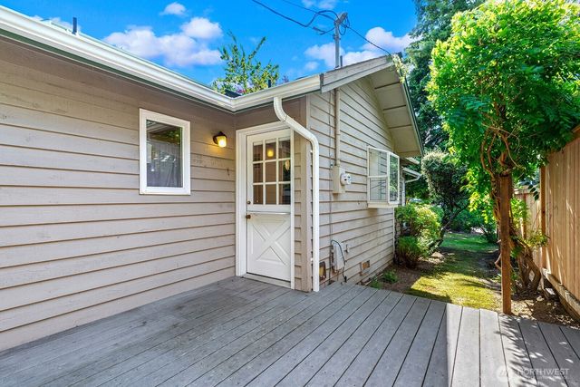 4018 59th Avenue SW, Seattle, WA 98116