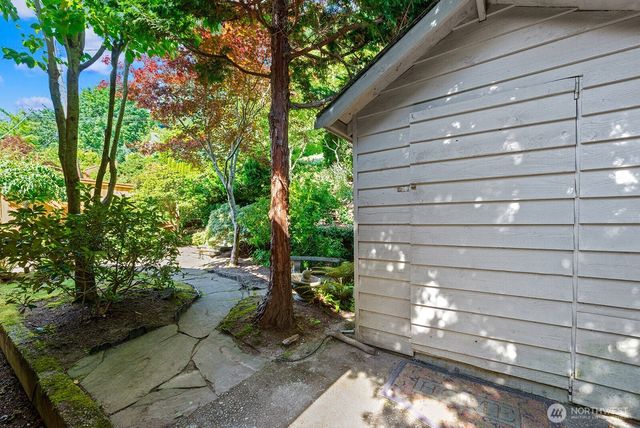 4018 59th Avenue SW, Seattle, WA 98116