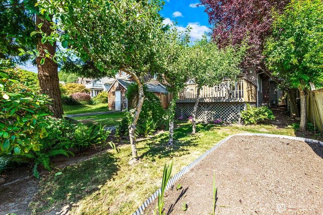 4018 59th Avenue SW, Seattle, WA 98116