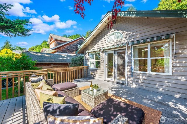 4018 59th Avenue SW, Seattle, WA 98116