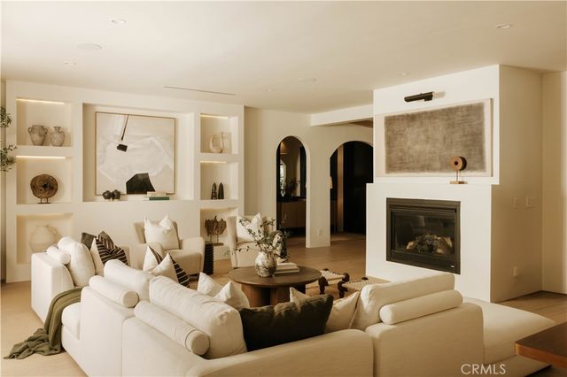 17930 Karen Drive, Encino, CA 91316