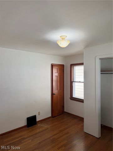 7425 Glencoe Avenue, Brooklyn, OH 44144