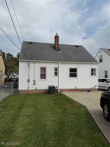 7425 Glencoe Avenue, Brooklyn, OH 44144