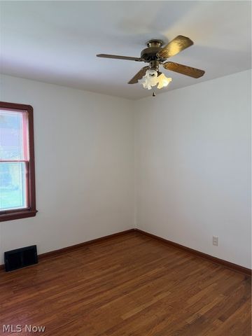 7425 Glencoe Avenue, Brooklyn, OH 44144