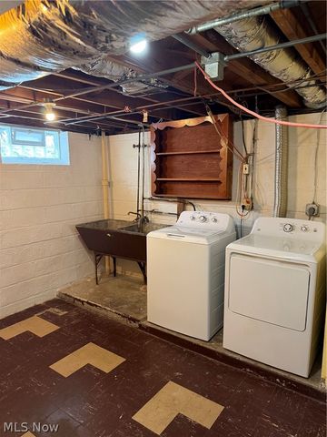 7425 Glencoe Avenue, Brooklyn, OH 44144