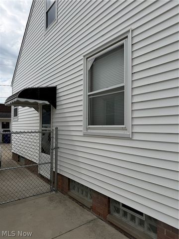 7425 Glencoe Avenue, Brooklyn, OH 44144