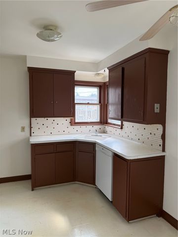7425 Glencoe Avenue, Brooklyn, OH 44144