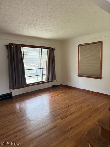 7425 Glencoe Avenue, Brooklyn, OH 44144