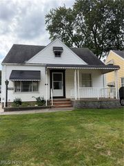 7425 Glencoe Avenue, Brooklyn, OH 44144