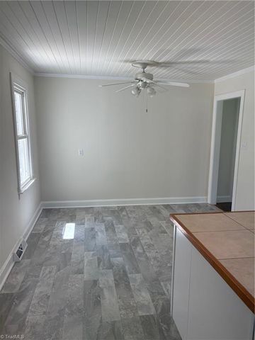 1075 US Highway 64 W, Mocksville, NC 27028
