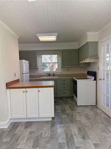 1075 US Highway 64 W, Mocksville, NC 27028