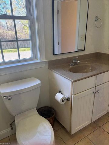 1075 US Highway 64 W, Mocksville, NC 27028