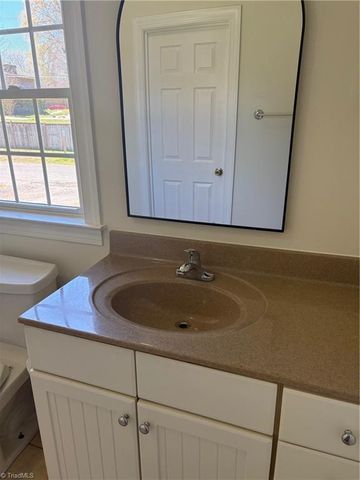 1075 US Highway 64 W, Mocksville, NC 27028