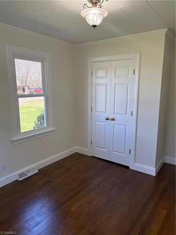 1075 US Highway 64 W, Mocksville, NC 27028