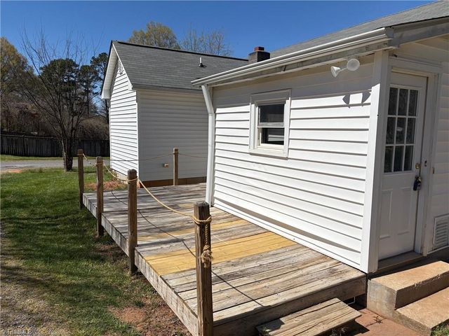 1075 US Highway 64 W, Mocksville, NC 27028