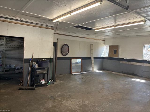 1075 US Highway 64 W, Mocksville, NC 27028