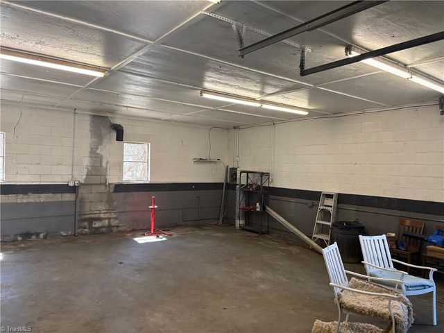 1075 US Highway 64 W, Mocksville, NC 27028
